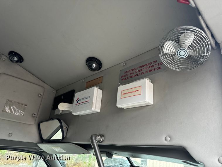 image for item OF9960 2010 Ford E450 Super Duty shuttle bus