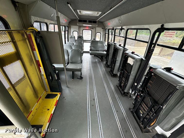 image for item OF9960 2010 Ford E450 Super Duty shuttle bus