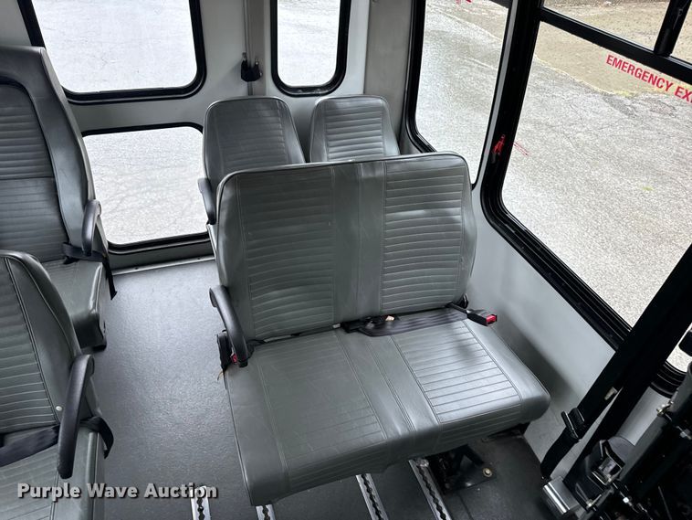 image for item OF9960 2010 Ford E450 Super Duty shuttle bus