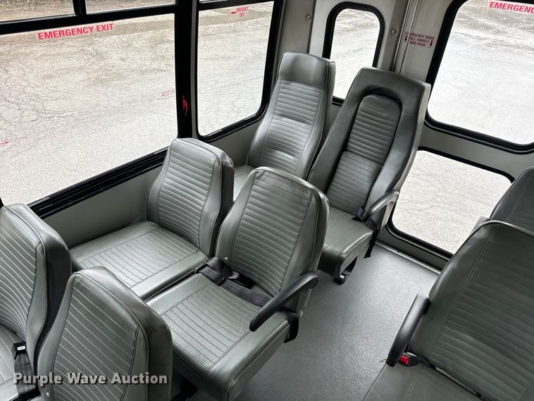 image for item OF9960 2010 Ford E450 Super Duty shuttle bus
