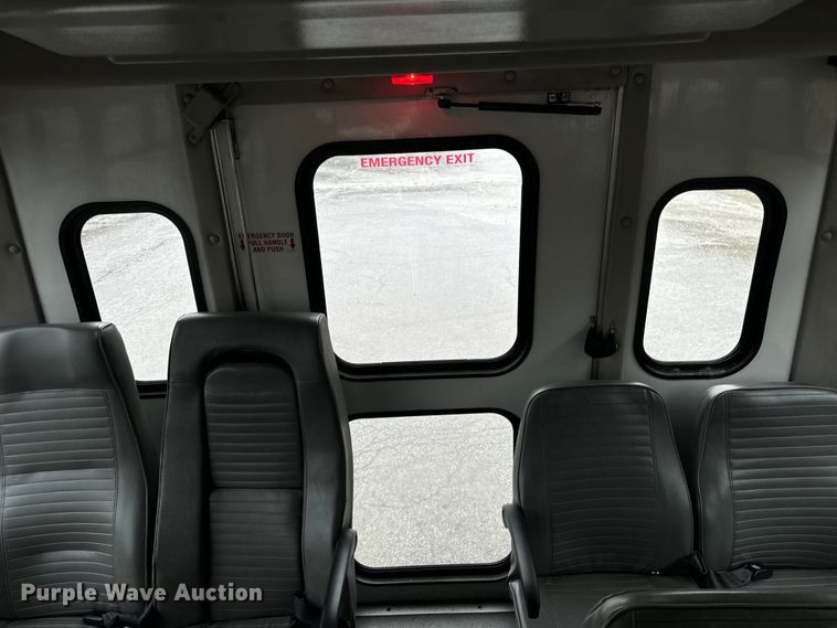 image for item OF9960 2010 Ford E450 Super Duty shuttle bus