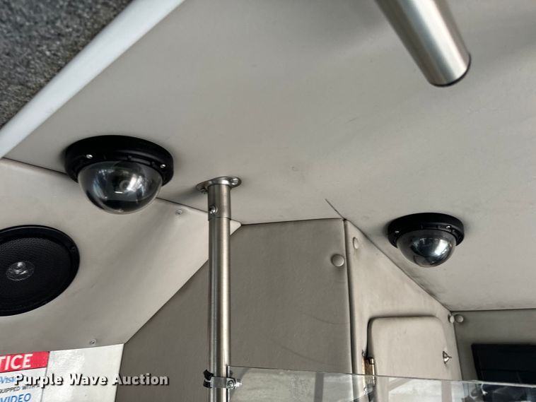 image for item OF9960 2010 Ford E450 Super Duty shuttle bus