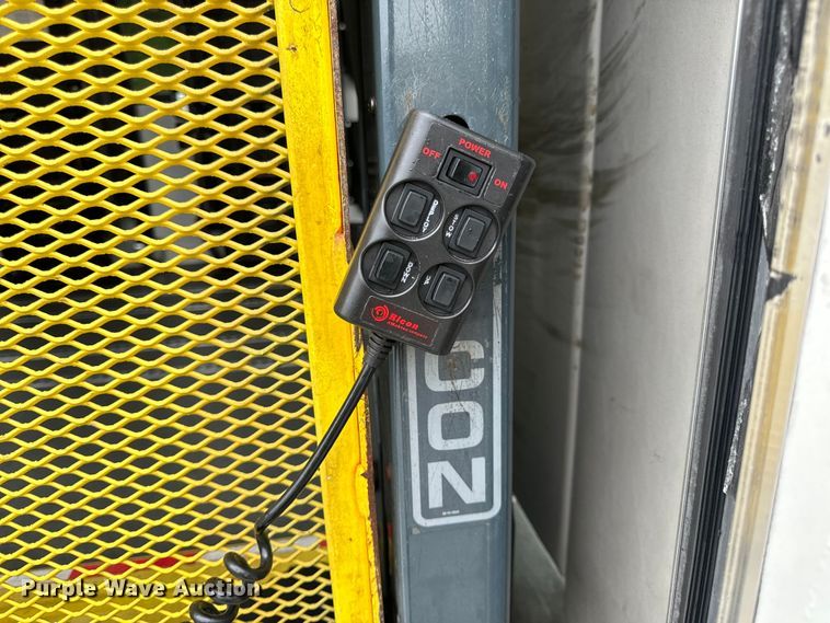 image for item OF9960 2010 Ford E450 Super Duty shuttle bus