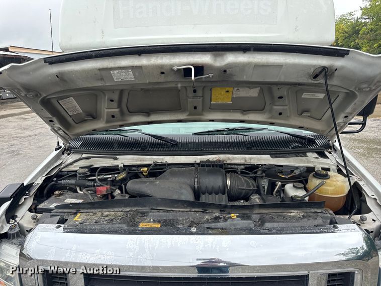 image for item OF9960 2010 Ford E450 Super Duty shuttle bus