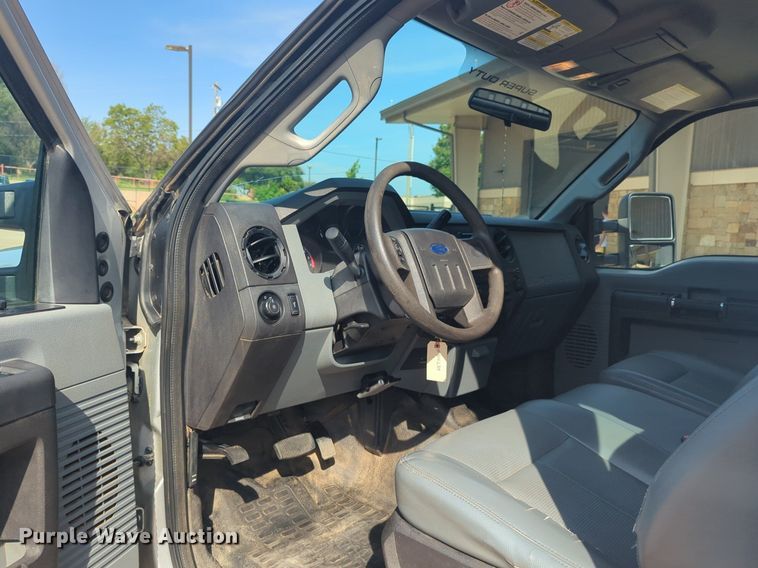 image for item NW9710 2013 Ford  F250 Super Duty SuperCab pickup truck