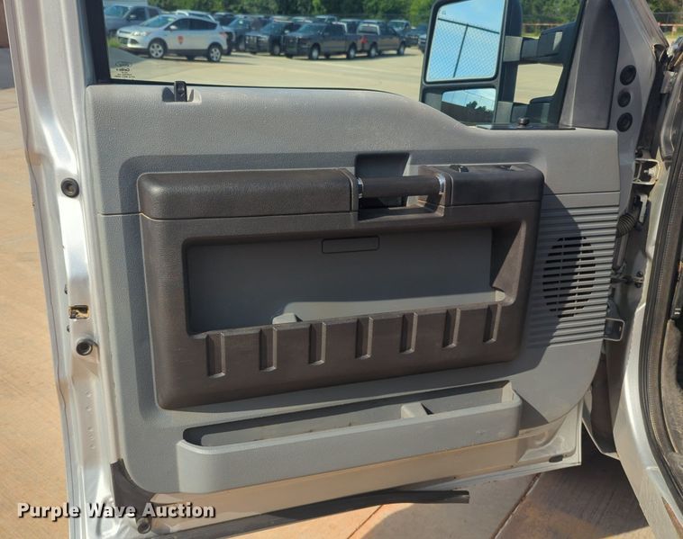 image for item NW9710 2013 Ford  F250 Super Duty SuperCab pickup truck