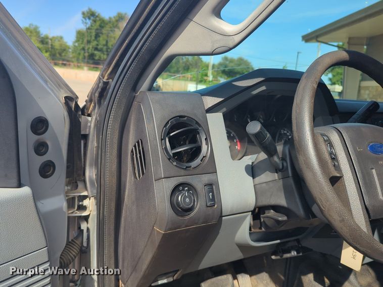 image for item NW9710 2013 Ford  F250 Super Duty SuperCab pickup truck