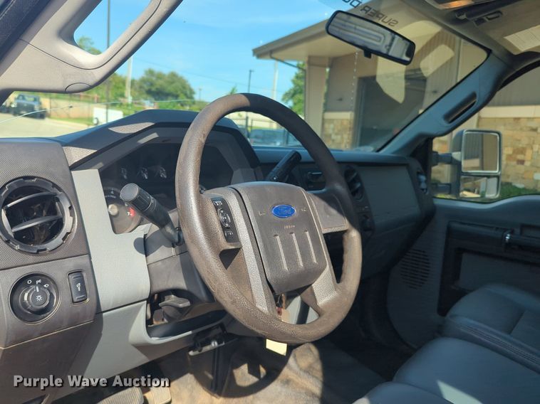 image for item NW9710 2013 Ford  F250 Super Duty SuperCab pickup truck