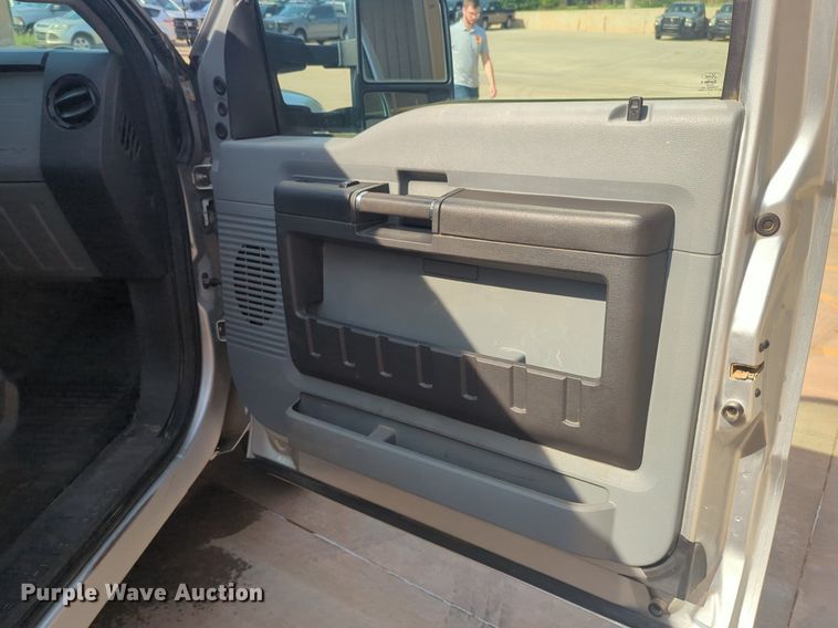 image for item NW9710 2013 Ford  F250 Super Duty SuperCab pickup truck