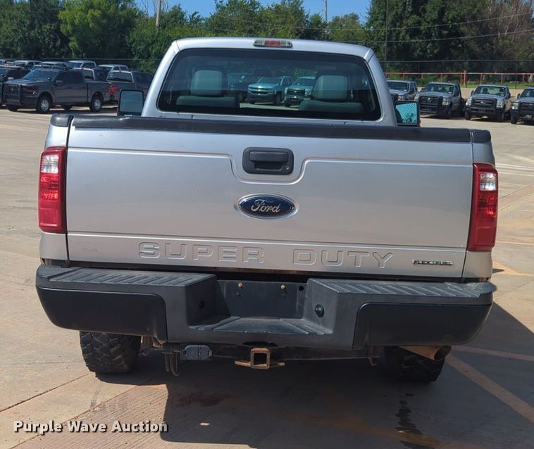 image for item NW9716 2015 Ford F350 Super Duty pickup truck