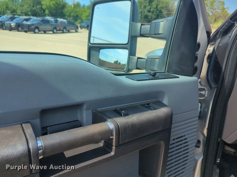 image for item NW9716 2015 Ford F350 Super Duty pickup truck