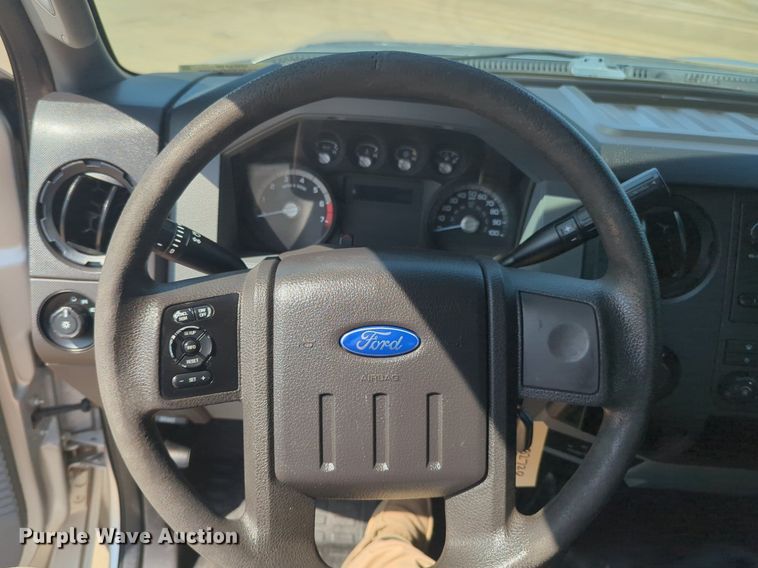 image for item NW9716 2015 Ford F350 Super Duty pickup truck