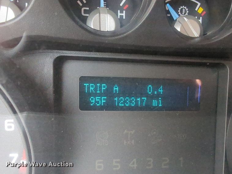 image for item NW9716 2015 Ford F350 Super Duty pickup truck