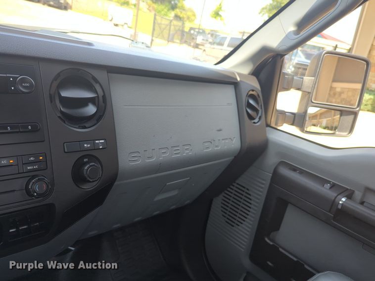 image for item NW9716 2015 Ford F350 Super Duty pickup truck