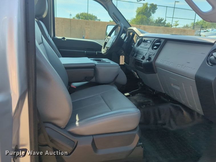 image for item NW9716 2015 Ford F350 Super Duty pickup truck