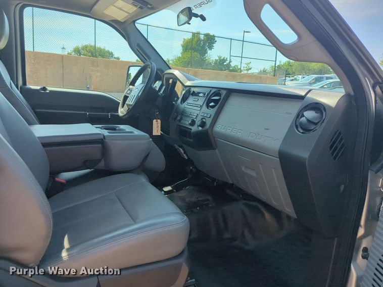 image for item NW9716 2015 Ford F350 Super Duty pickup truck