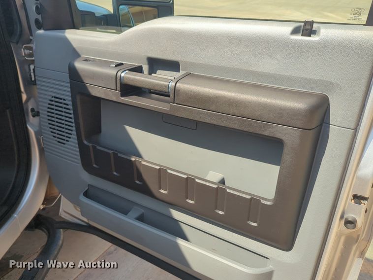 image for item NW9716 2015 Ford F350 Super Duty pickup truck