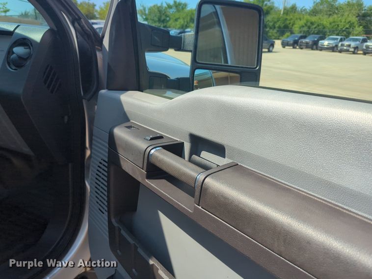 image for item NW9716 2015 Ford F350 Super Duty pickup truck