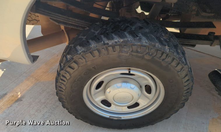 image for item NW9716 2015 Ford F350 Super Duty pickup truck