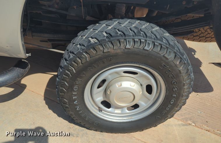 image for item NW9716 2015 Ford F350 Super Duty pickup truck