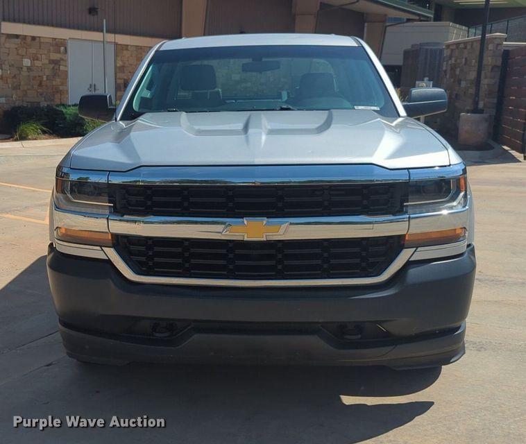 image for item NW9718 2018 Chevrolet Silverado 1500 Crew Cab pickup truck