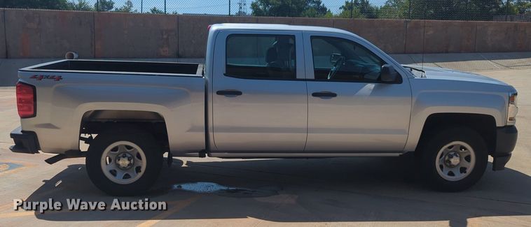 image for item NW9718 2018 Chevrolet Silverado 1500 Crew Cab pickup truck