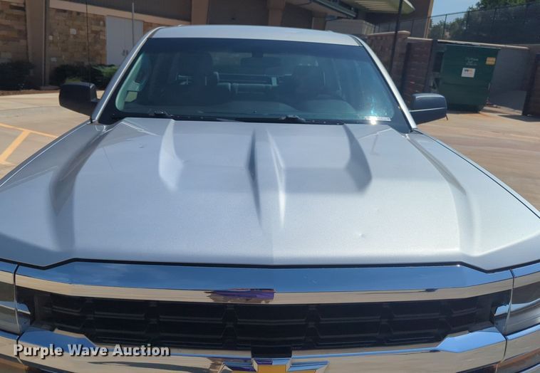 image for item NW9718 2018 Chevrolet Silverado 1500 Crew Cab pickup truck