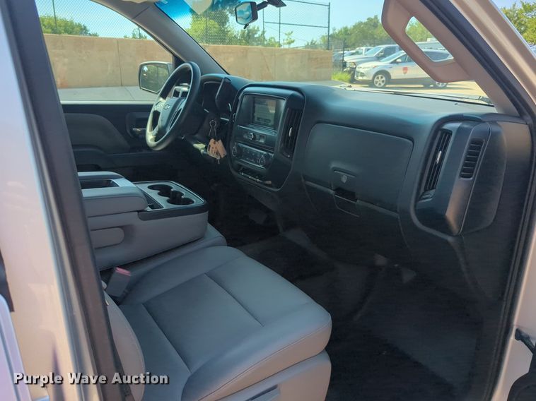 image for item NW9718 2018 Chevrolet Silverado 1500 Crew Cab pickup truck