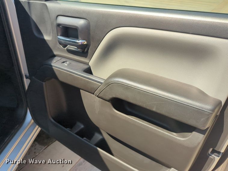 image for item NW9718 2018 Chevrolet Silverado 1500 Crew Cab pickup truck