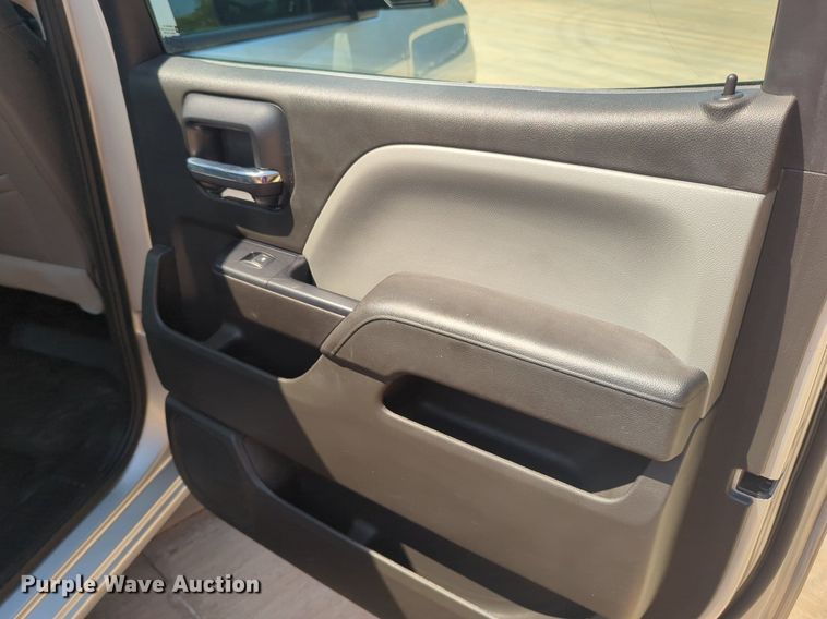 image for item NW9718 2018 Chevrolet Silverado 1500 Crew Cab pickup truck