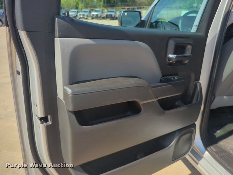 image for item NW9718 2018 Chevrolet Silverado 1500 Crew Cab pickup truck