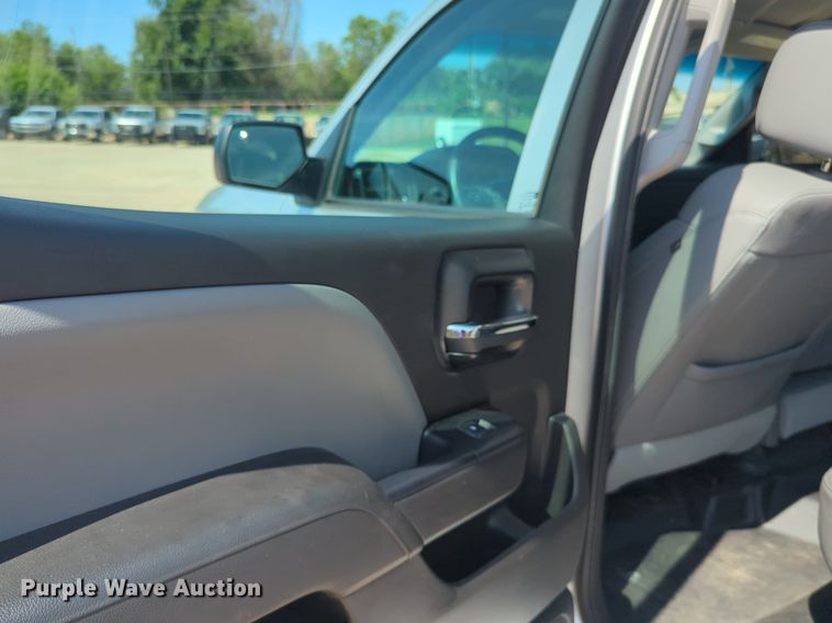 image for item NW9718 2018 Chevrolet Silverado 1500 Crew Cab pickup truck