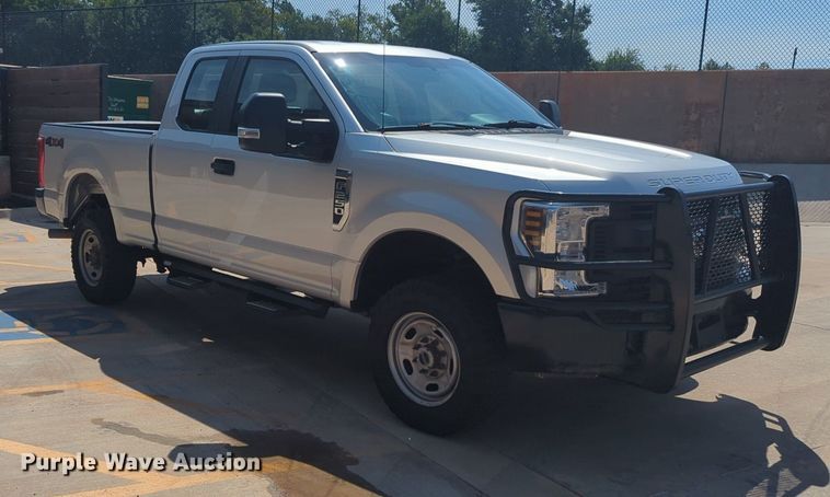 image for item NW9719 2018 Ford  F250 Super Duty SuperCab pickup truck