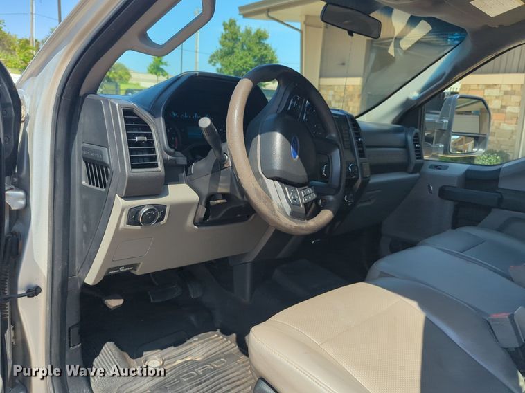 image for item NW9719 2018 Ford  F250 Super Duty SuperCab pickup truck