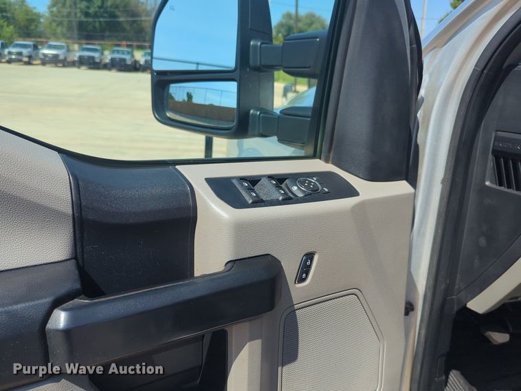 image for item NW9719 2018 Ford  F250 Super Duty SuperCab pickup truck