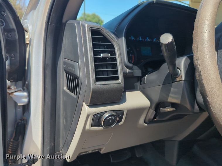 image for item NW9719 2018 Ford  F250 Super Duty SuperCab pickup truck