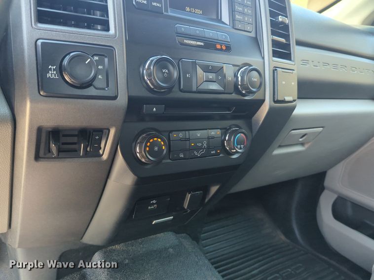 image for item NW9719 2018 Ford  F250 Super Duty SuperCab pickup truck