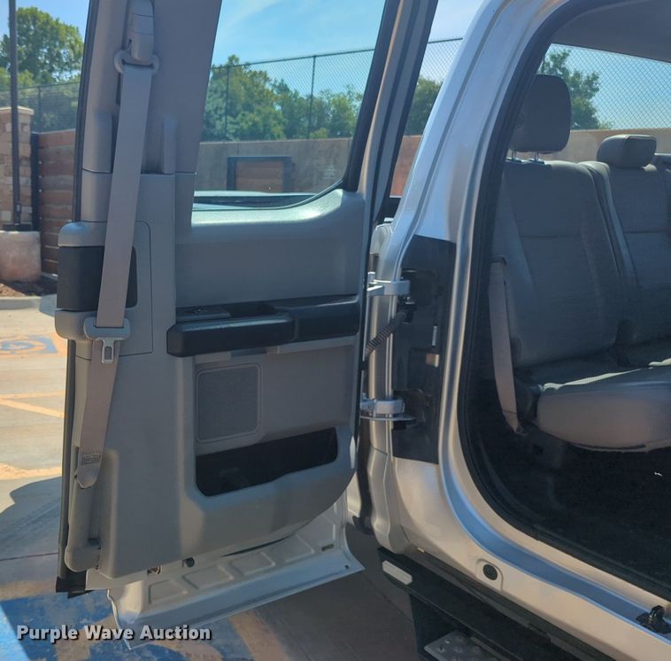 image for item NW9719 2018 Ford  F250 Super Duty SuperCab pickup truck