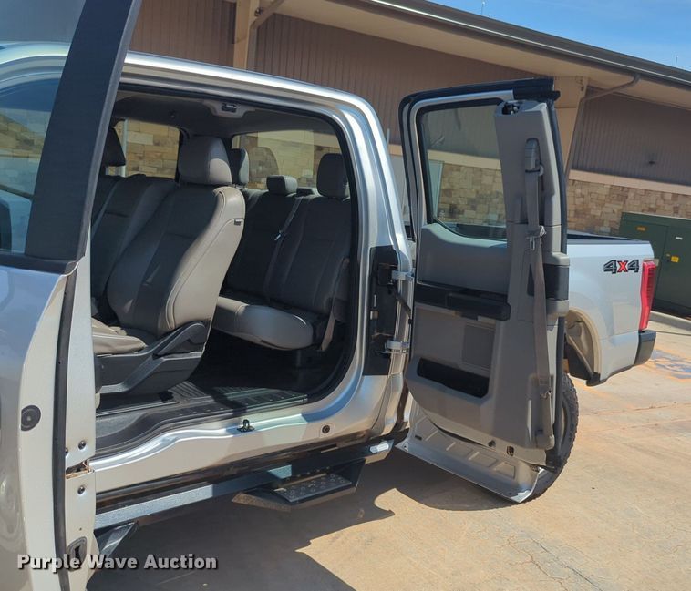 image for item NW9719 2018 Ford  F250 Super Duty SuperCab pickup truck