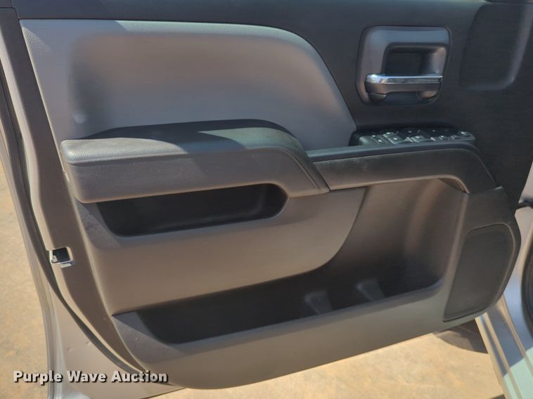 image for item NW9721 2016 Chevrolet  Silverado 1500 Crew Cab pickup truck