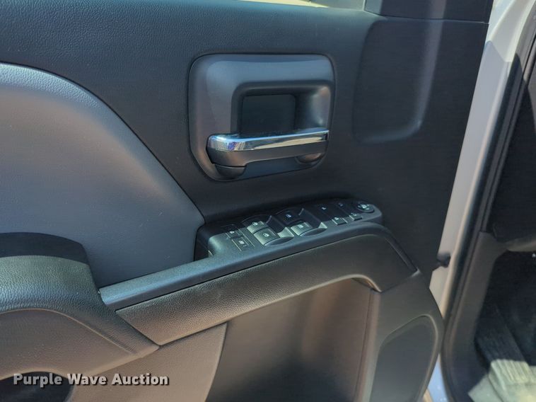 image for item NW9721 2016 Chevrolet  Silverado 1500 Crew Cab pickup truck