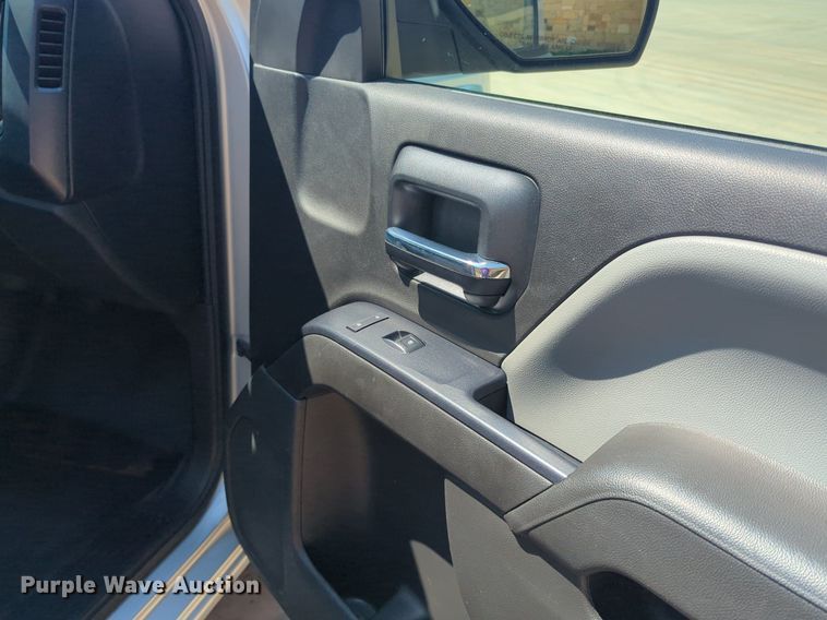 image for item NW9721 2016 Chevrolet  Silverado 1500 Crew Cab pickup truck