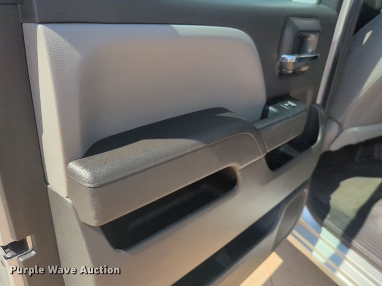 image for item NW9721 2016 Chevrolet  Silverado 1500 Crew Cab pickup truck