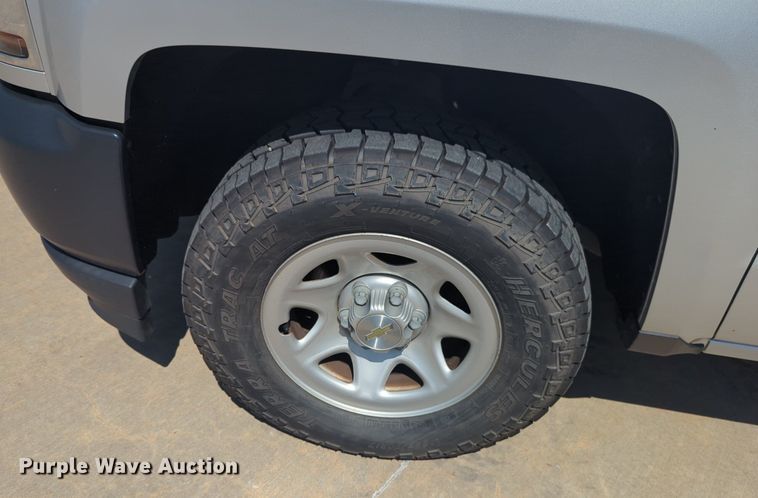 image for item NW9721 2016 Chevrolet  Silverado 1500 Crew Cab pickup truck