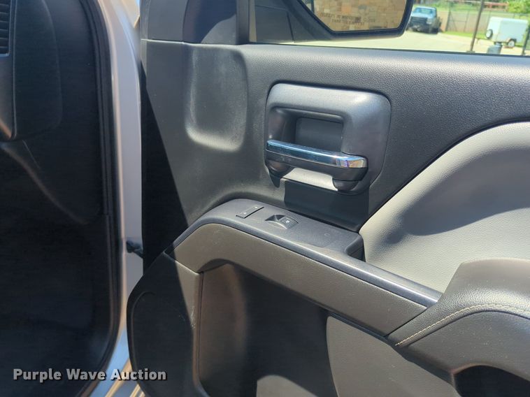 image for item NW9723 2015 Chevrolet Silverado 1500 Crew Cab pickup truck