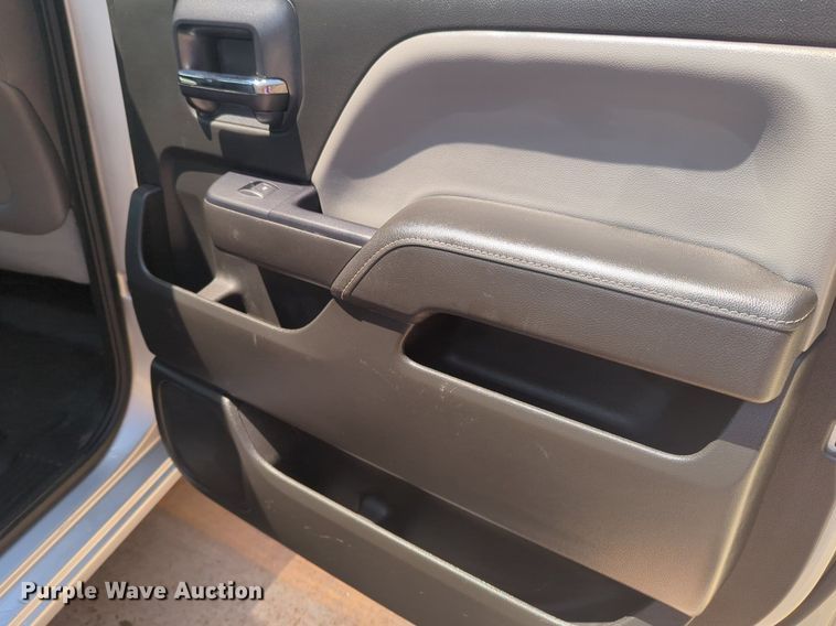 image for item NW9723 2015 Chevrolet Silverado 1500 Crew Cab pickup truck