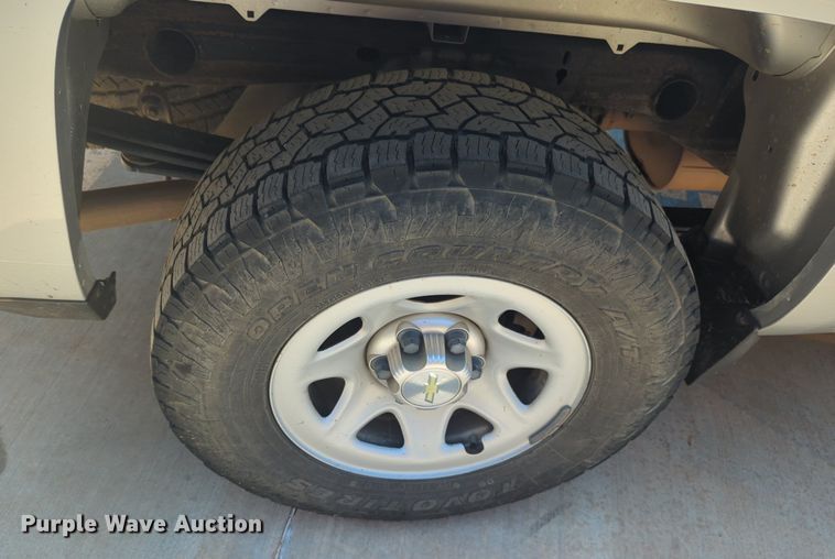 image for item NW9723 2015 Chevrolet Silverado 1500 Crew Cab pickup truck