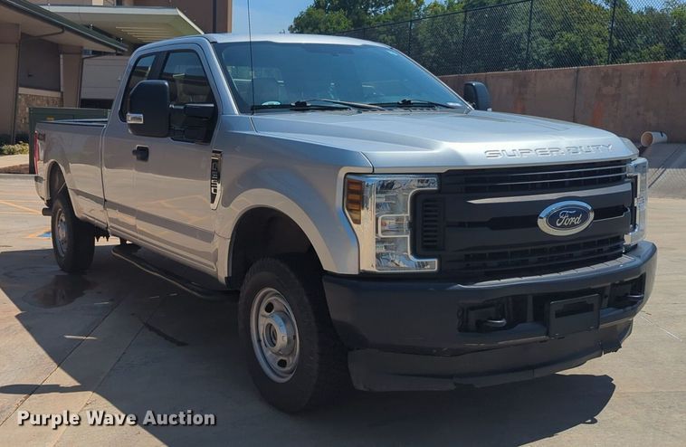 image for item NW9724 2018 Ford  F250 Super Duty SuperCab pickup truck