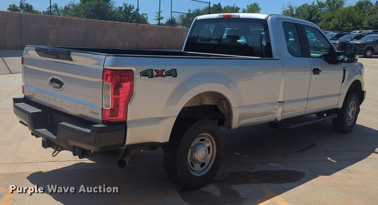 image for item NW9724 2018 Ford  F250 Super Duty SuperCab pickup truck