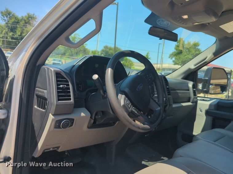 image for item NW9724 2018 Ford  F250 Super Duty SuperCab pickup truck